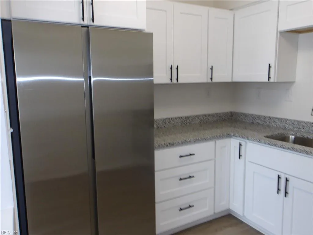 6619 N Stoney PT, NORFOLK VA 23502 - Photo 3