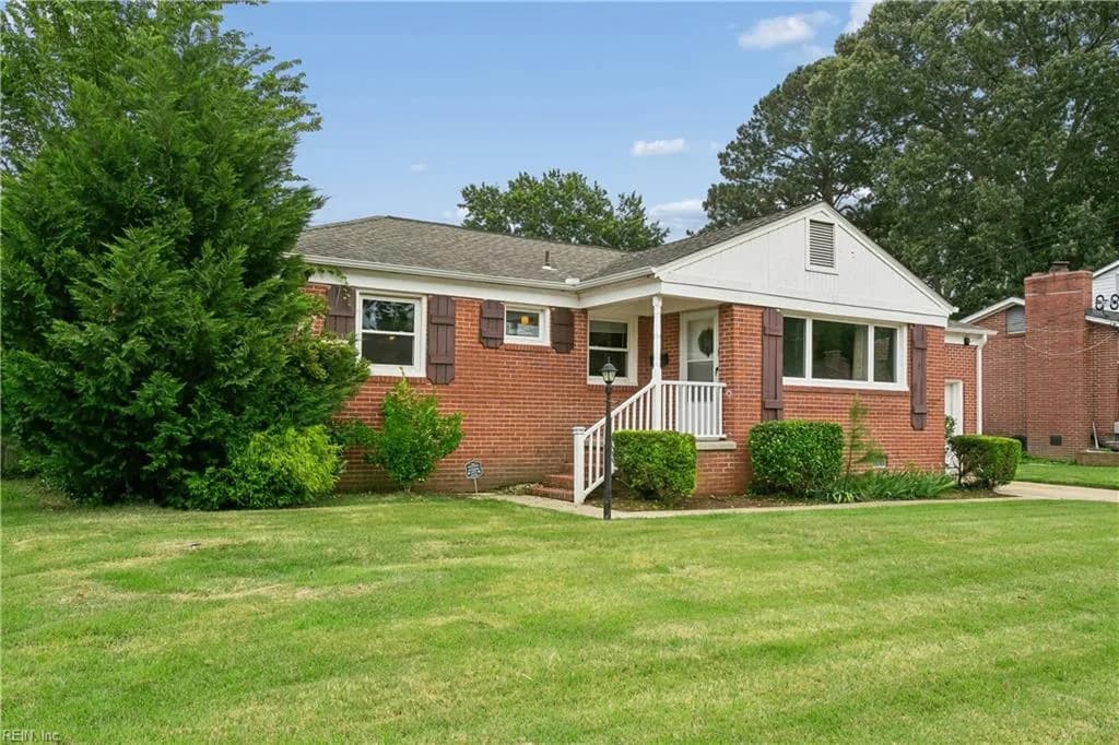 28 Brookfield DR, HAMPTON VA 23666 - Photo 3