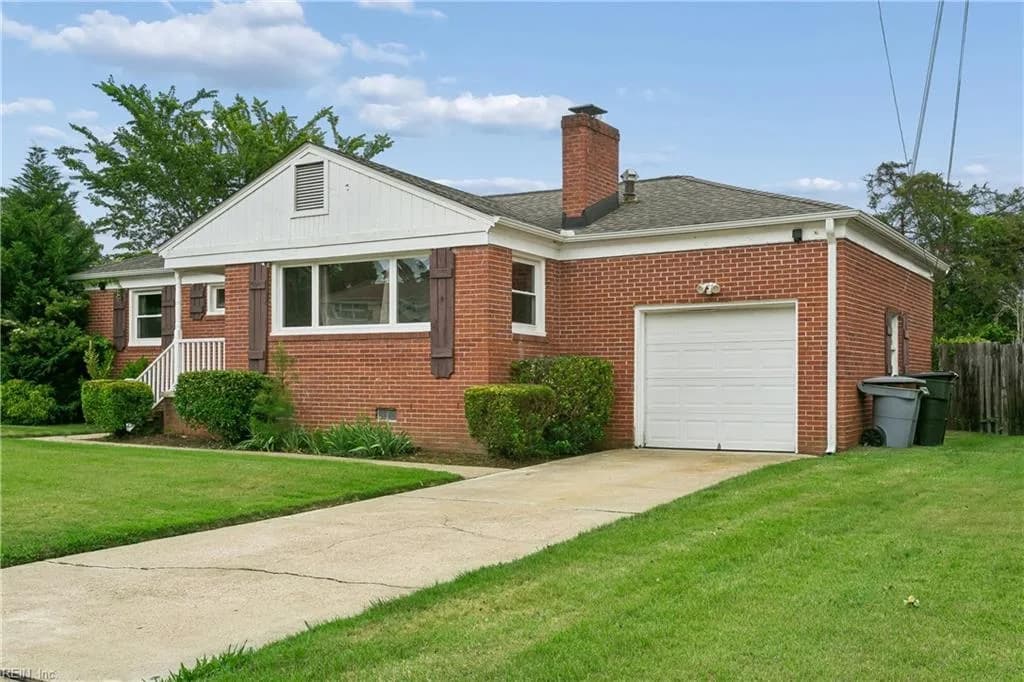 28 Brookfield DR, HAMPTON VA 23666 - Photo 4