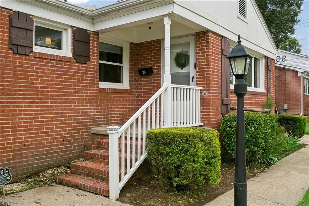 28 Brookfield DR, HAMPTON VA 23666 - Photo 5