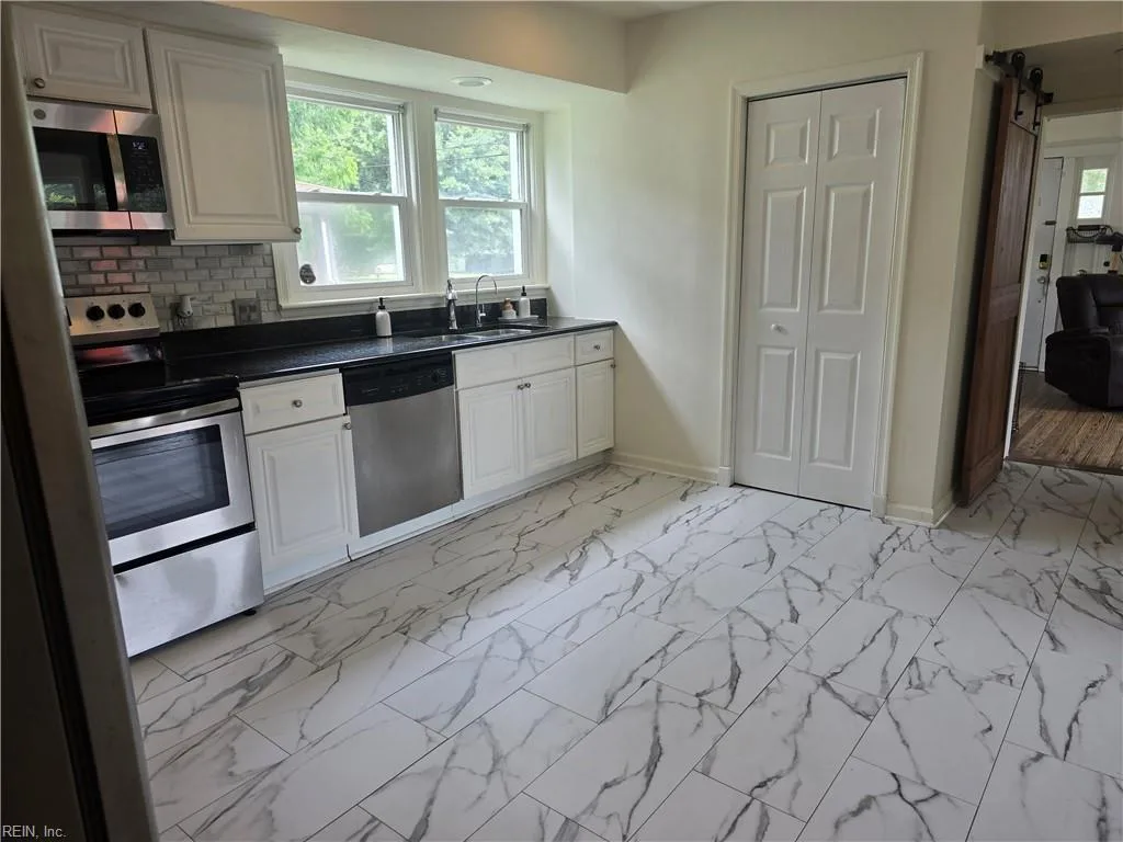 729 Pocahontas PL, HAMPTON VA 23661 - Photo 4