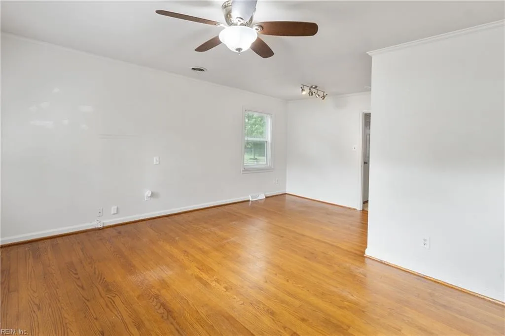 11 Gay DR, NEWPORTNEWS VA 23606 - Photo 4