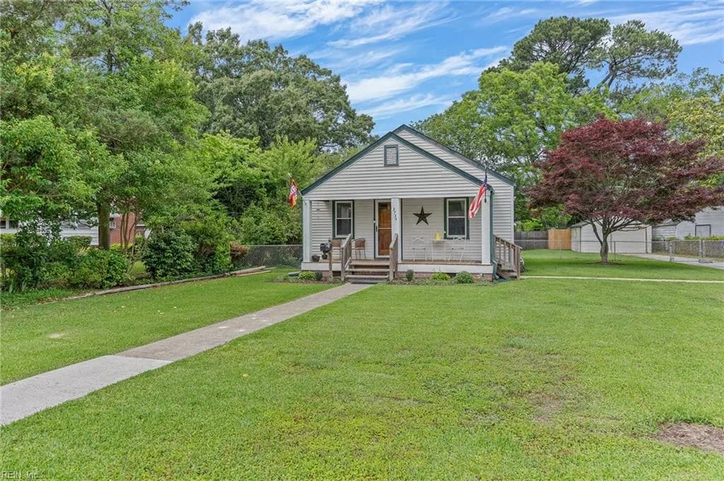 3734 Robin Hood RD, NORFOLK VA 23513 - Photo 3