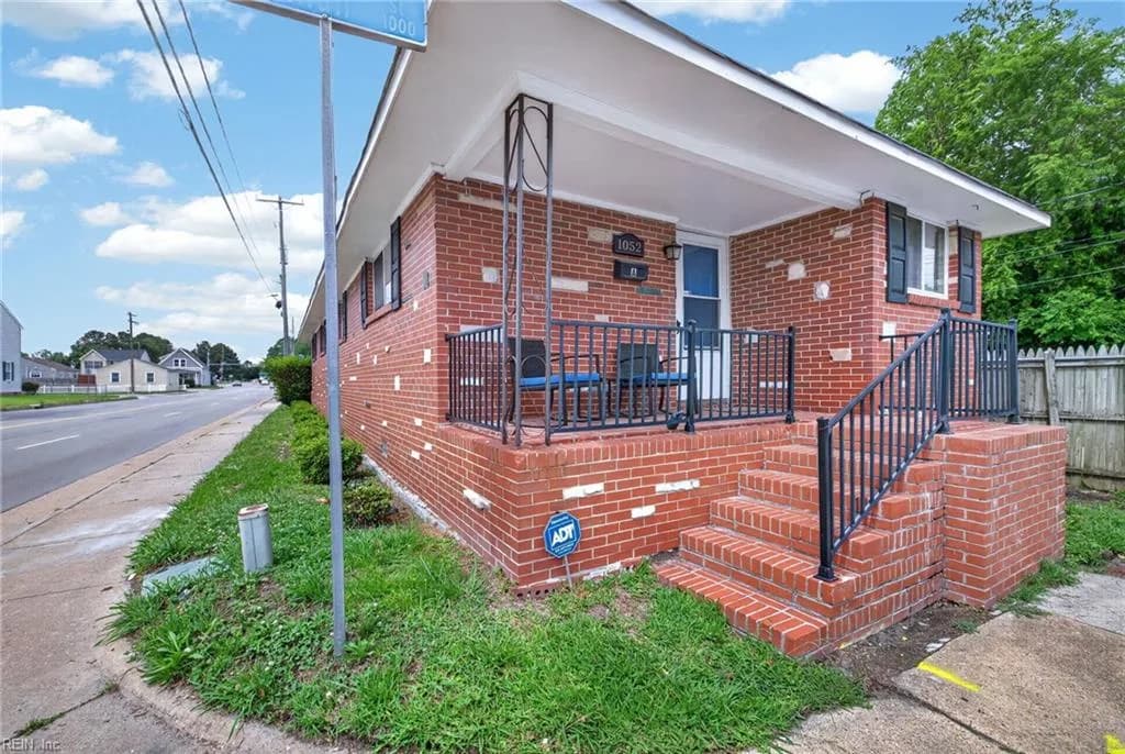 1052 Hannah ST, NORFOLK VA 23505 - Photo 3