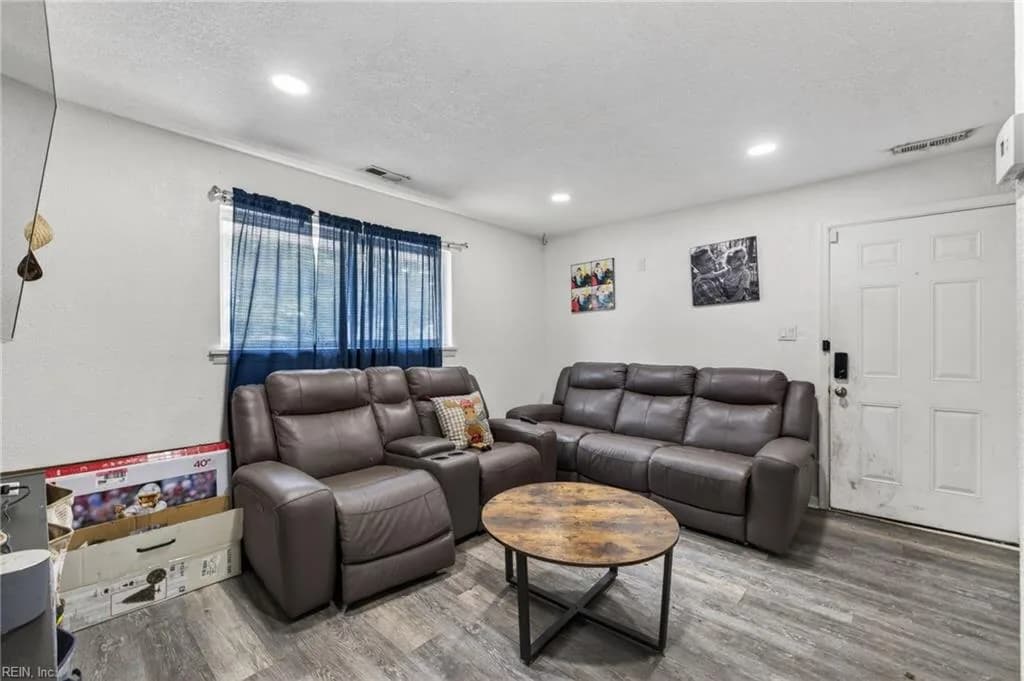 1052 Hannah ST, NORFOLK VA 23505 - Photo 4