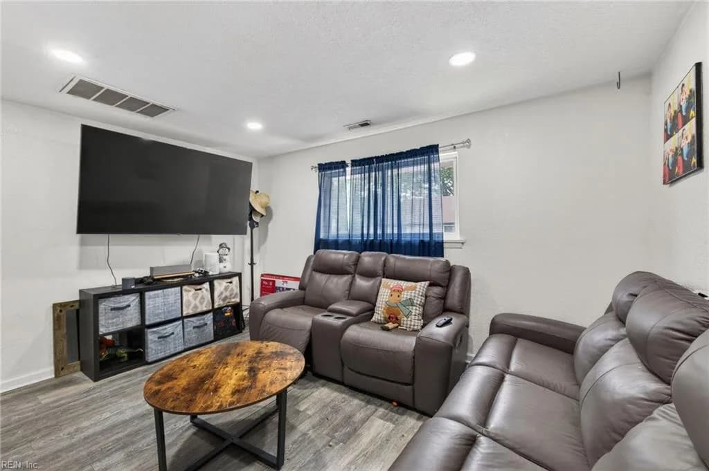 1052 Hannah ST, NORFOLK VA 23505 - Photo 5