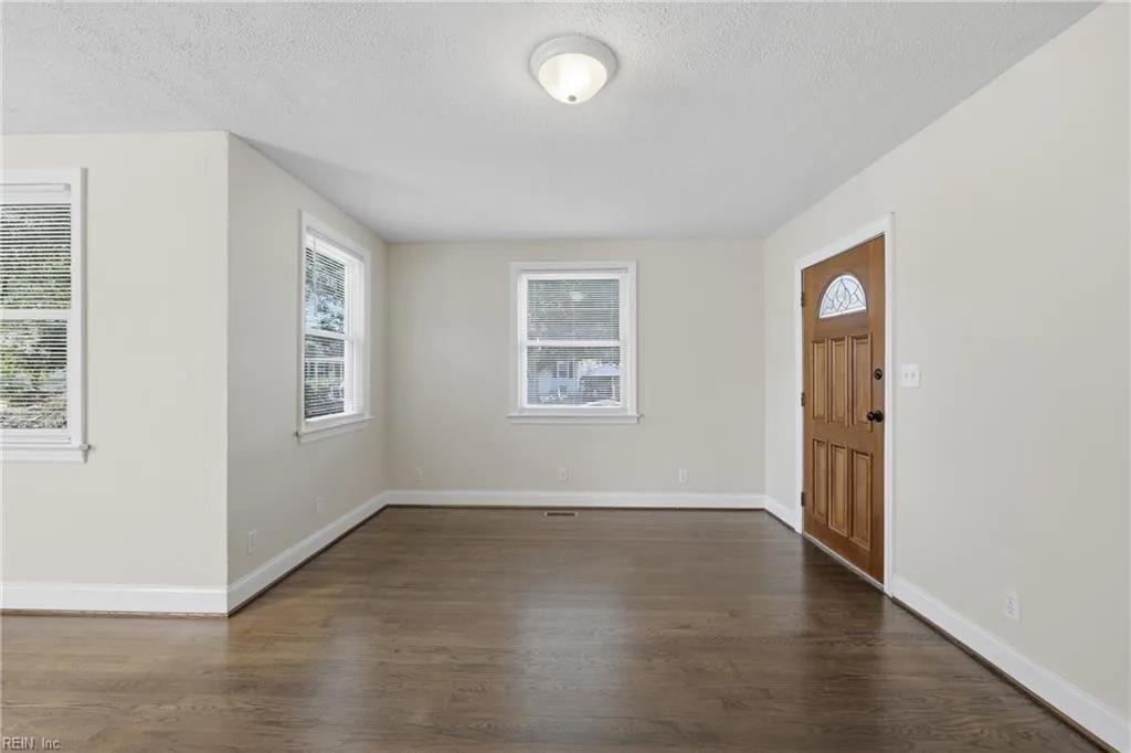 318 E Evans ST, NORFOLK VA 23503 - Photo 5