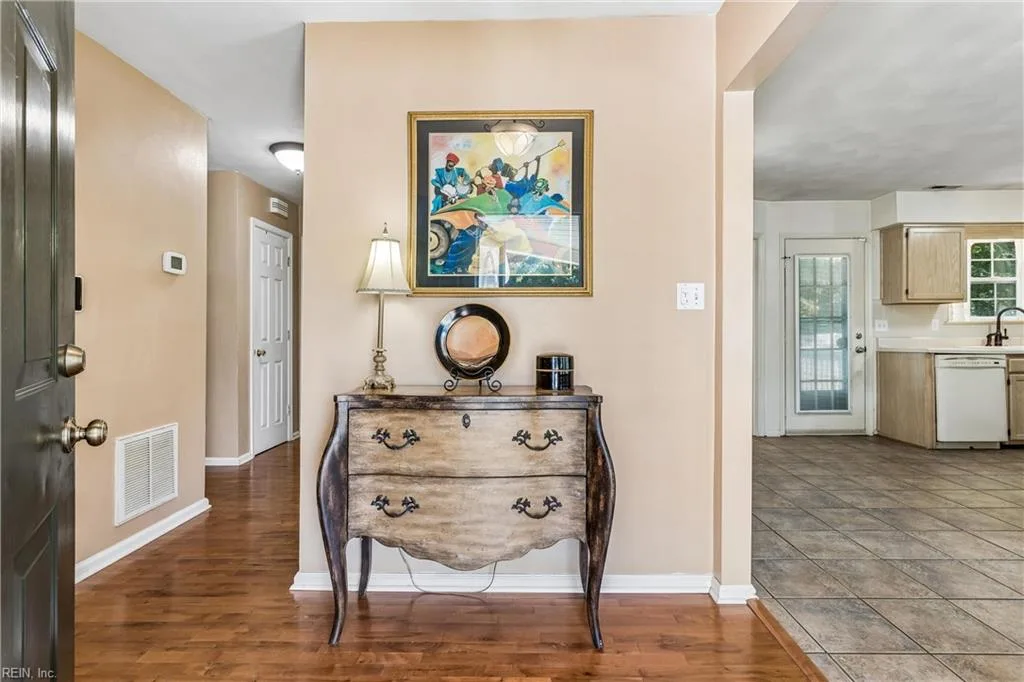121 View Pointe DR, NEWPORTNEWS VA 23603 - Photo 3