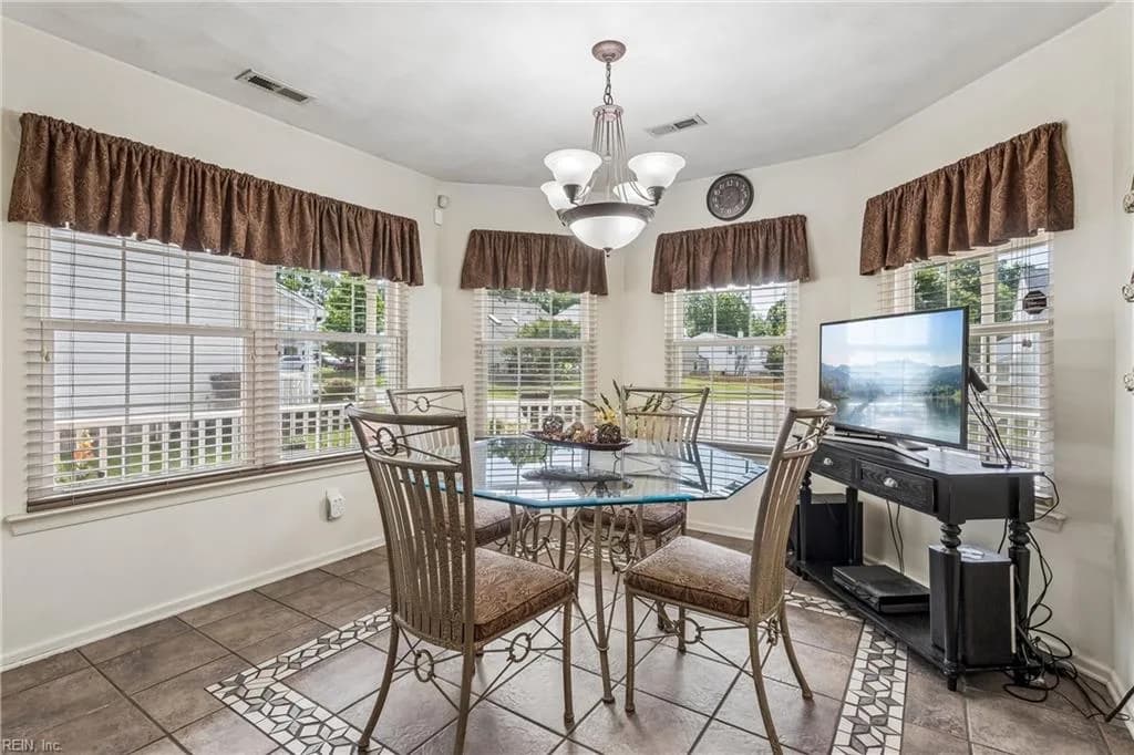 121 View Pointe DR, NEWPORTNEWS VA 23603 - Photo 5