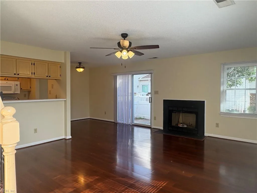 27 Tamarisk QUAY #F, HAMPTON VA 23666 - Photo 4