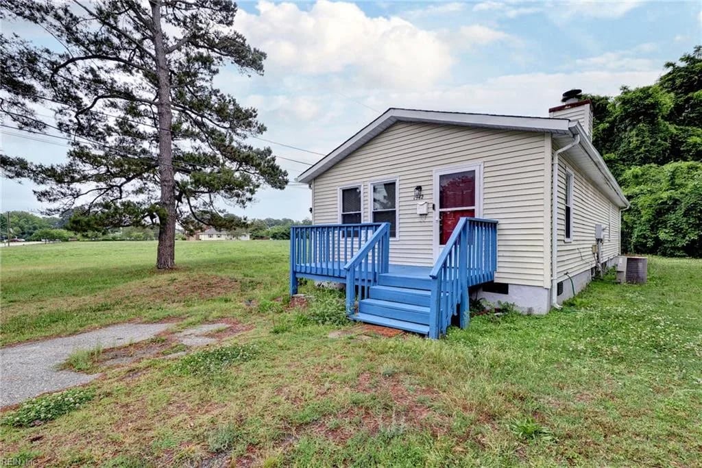1942 Box ST, HAMPTON VA 23661