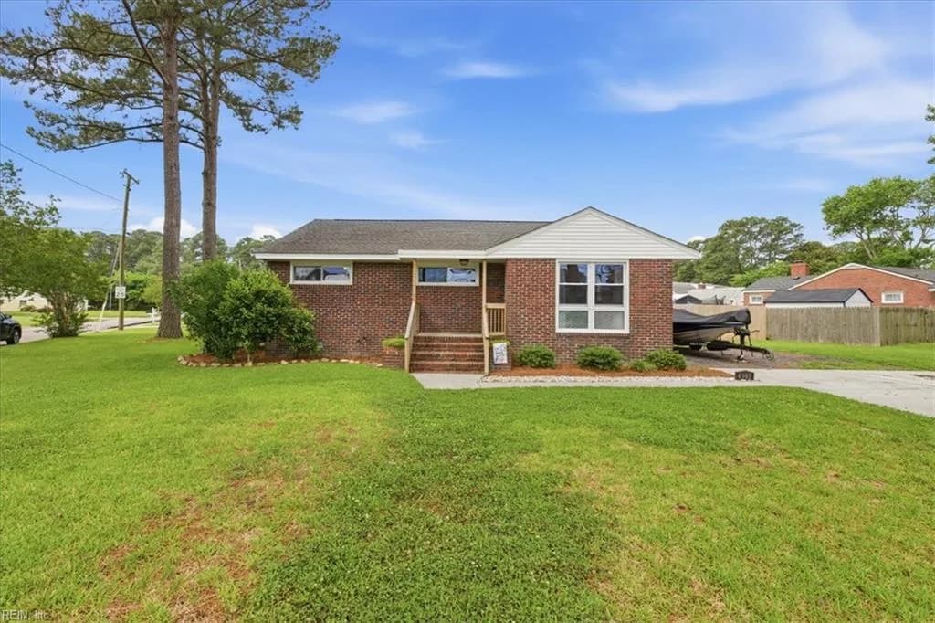 4901 Hatton Point RD, PORTSMOUTH VA 23703 - Photo 2