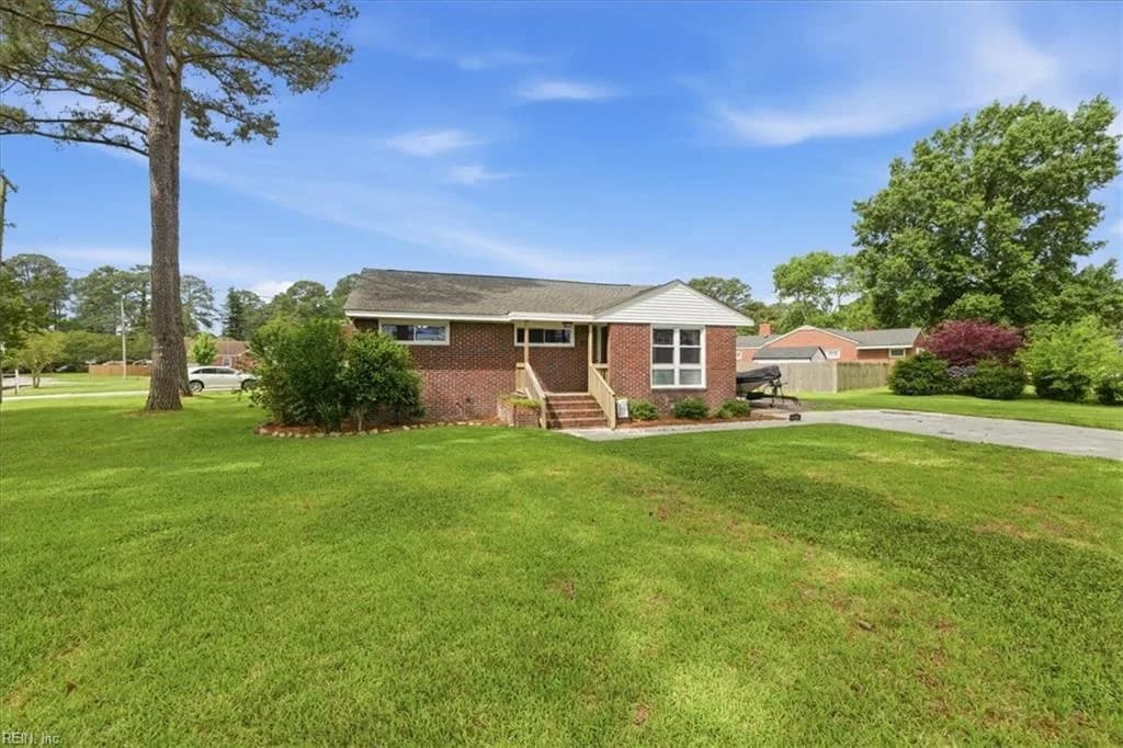 4901 Hatton Point RD, PORTSMOUTH VA 23703 - Photo 5