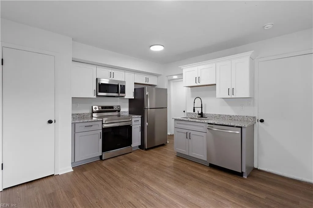 916 Cherokee RD, PORTSMOUTH VA 23701 - Photo 3
