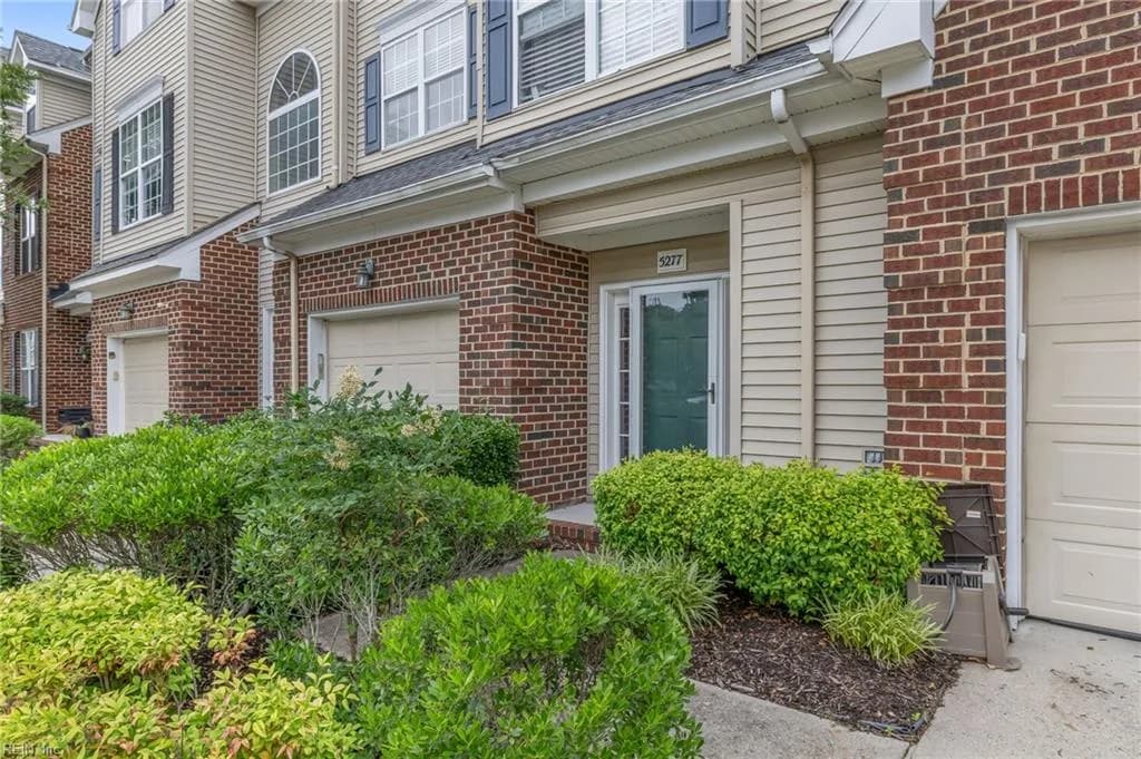 5277 Summer CRES, VIRGINIABEACH VA 23462 - Photo 2