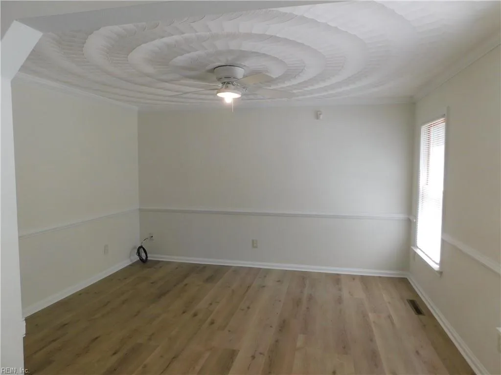1129 Crystalwood CIR, CHESAPEAKE VA 23320 - Photo 4