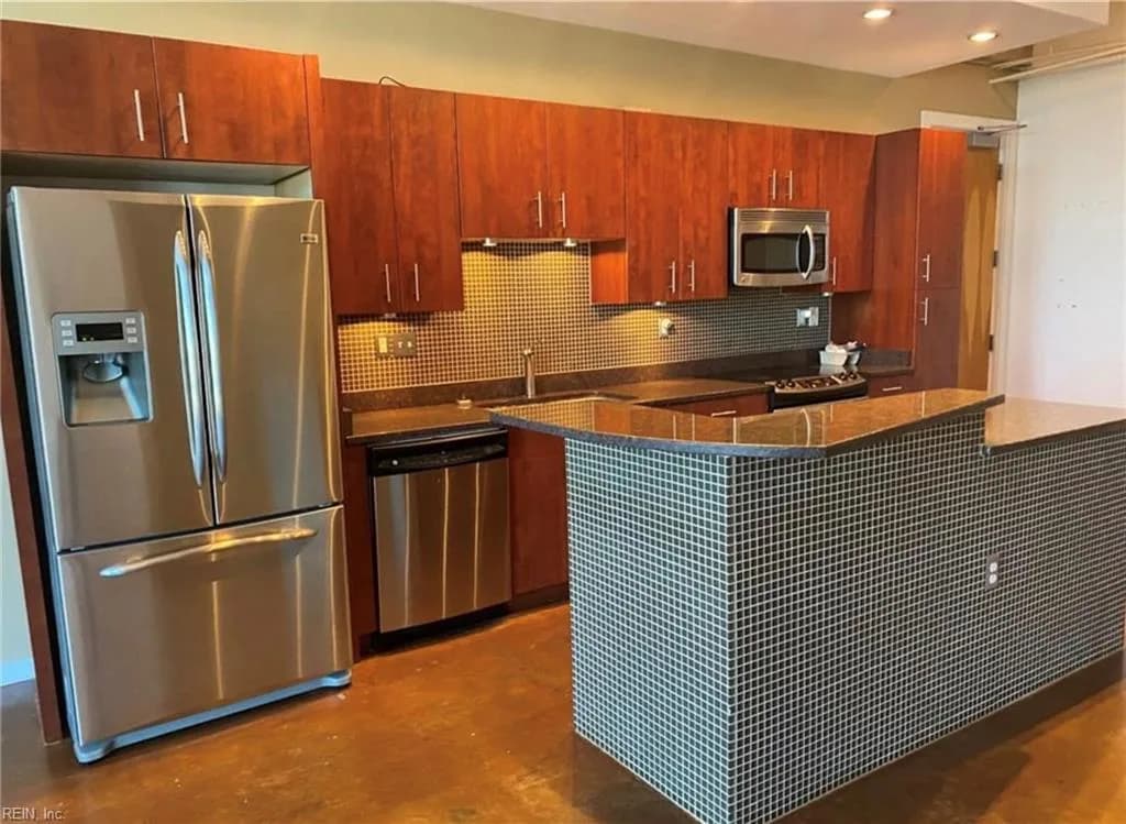 415 Saint Pauls BLVD #609, NORFOLK VA 23510 - Photo 2