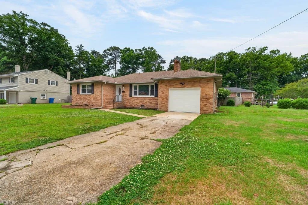 35 Green CT, NEWPORT NEWS VA 23601