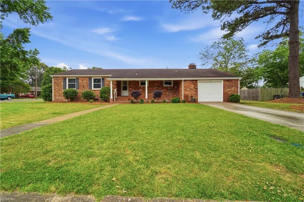212 Hallbridge DR, CHESAPEAKE VA 23322 - Photo 2