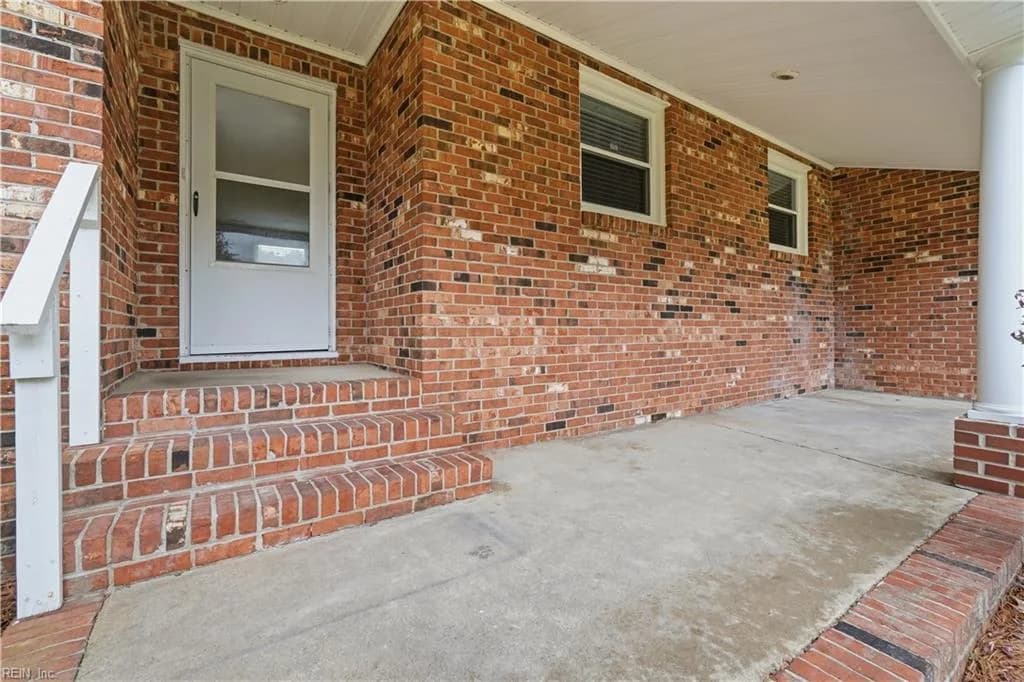 212 Hallbridge DR, CHESAPEAKE VA 23322 - Photo 3
