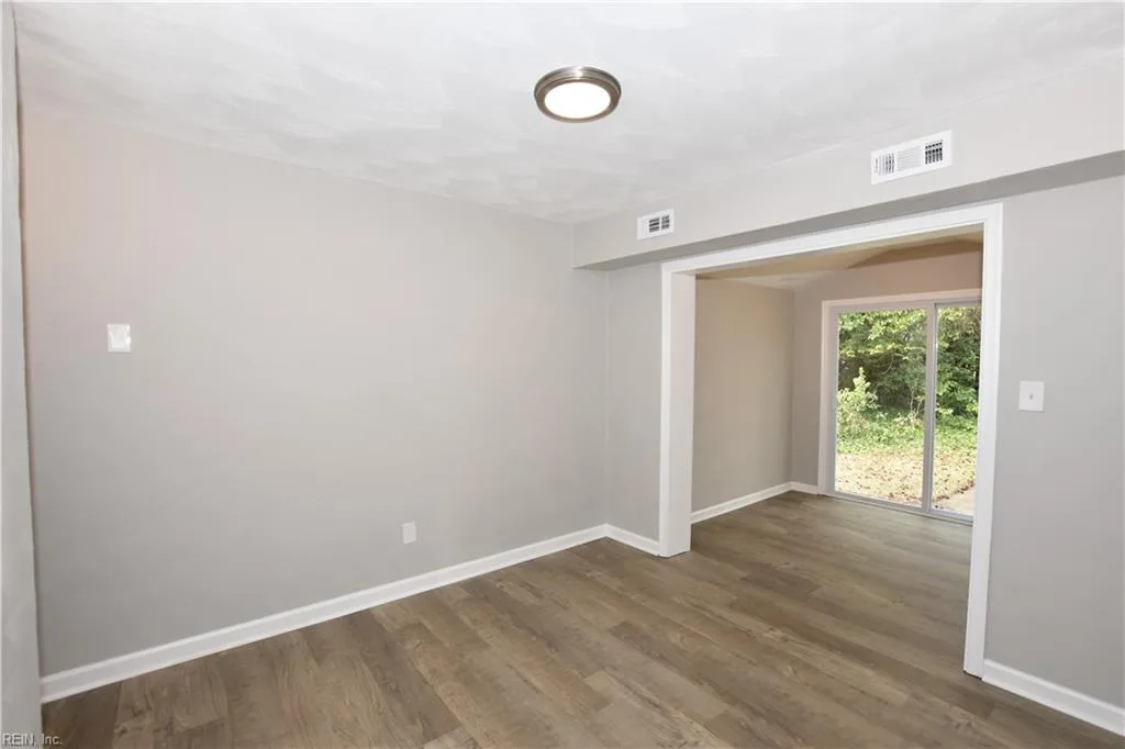 1324 38th ST, NORFOLK VA 23508 - Photo 4