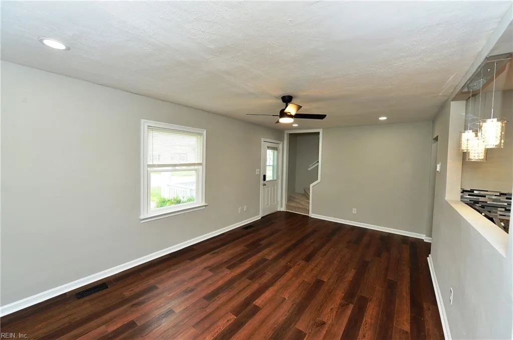 119 Jacquelyn DR, PORTSMOUTH VA 23701 - Photo 5