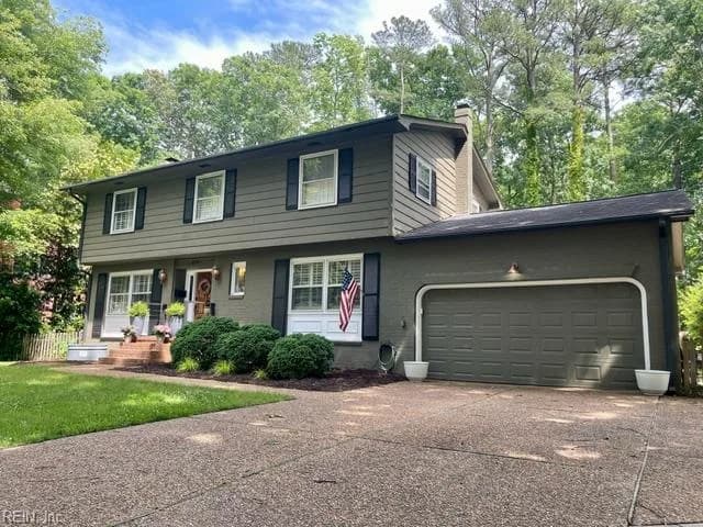 320 Parkway DR, NEWPORTNEWS VA 23606 - Main photo