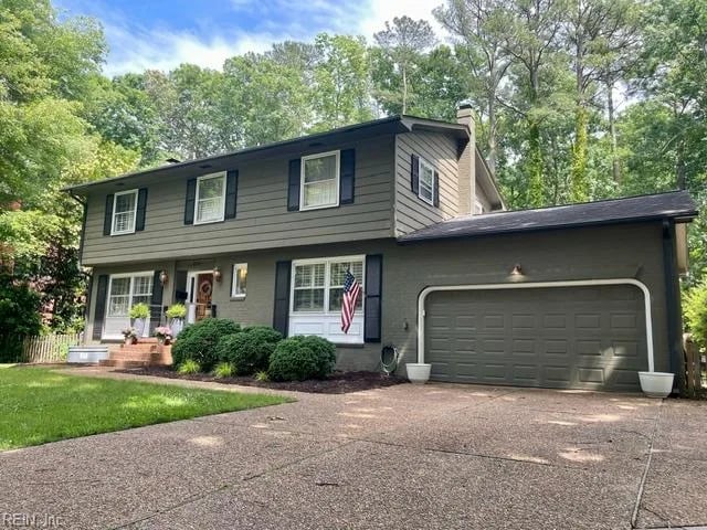 320 Parkway DR, NEWPORTNEWS VA 23606