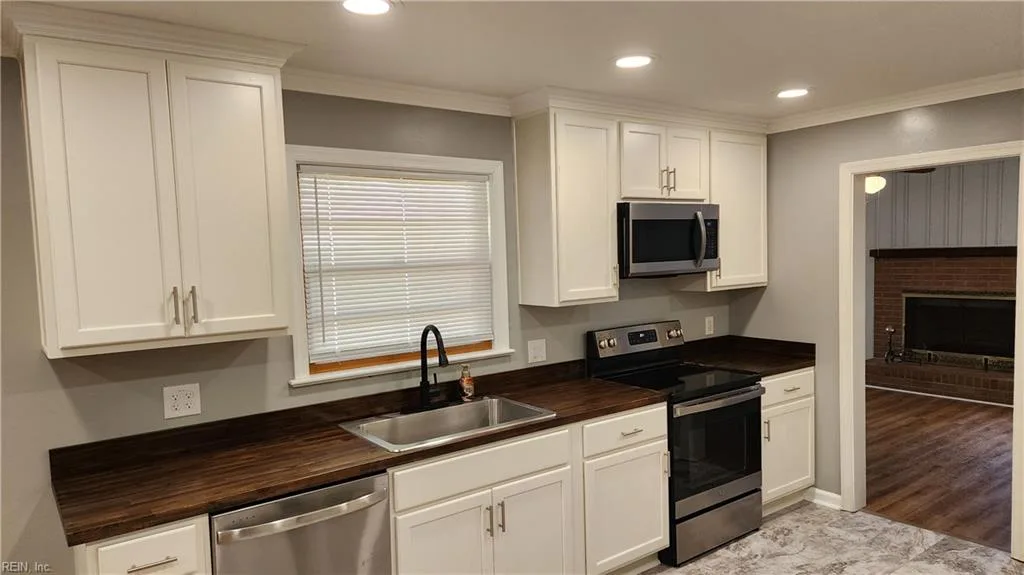 316 Sourwood DR, HAMPTON VA 23666 - Photo 4