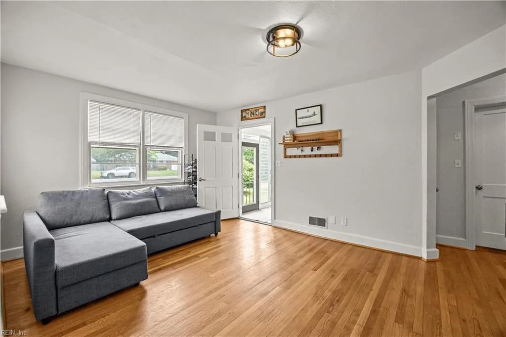 519 Thole ST, NORFOLK VA 23505 - Photo 3