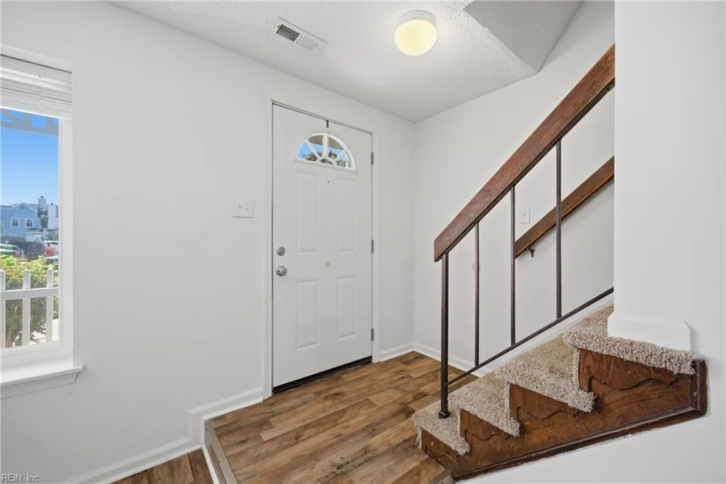1302 Covington CT, VIRGINIABEACH VA 23453 - Photo 5