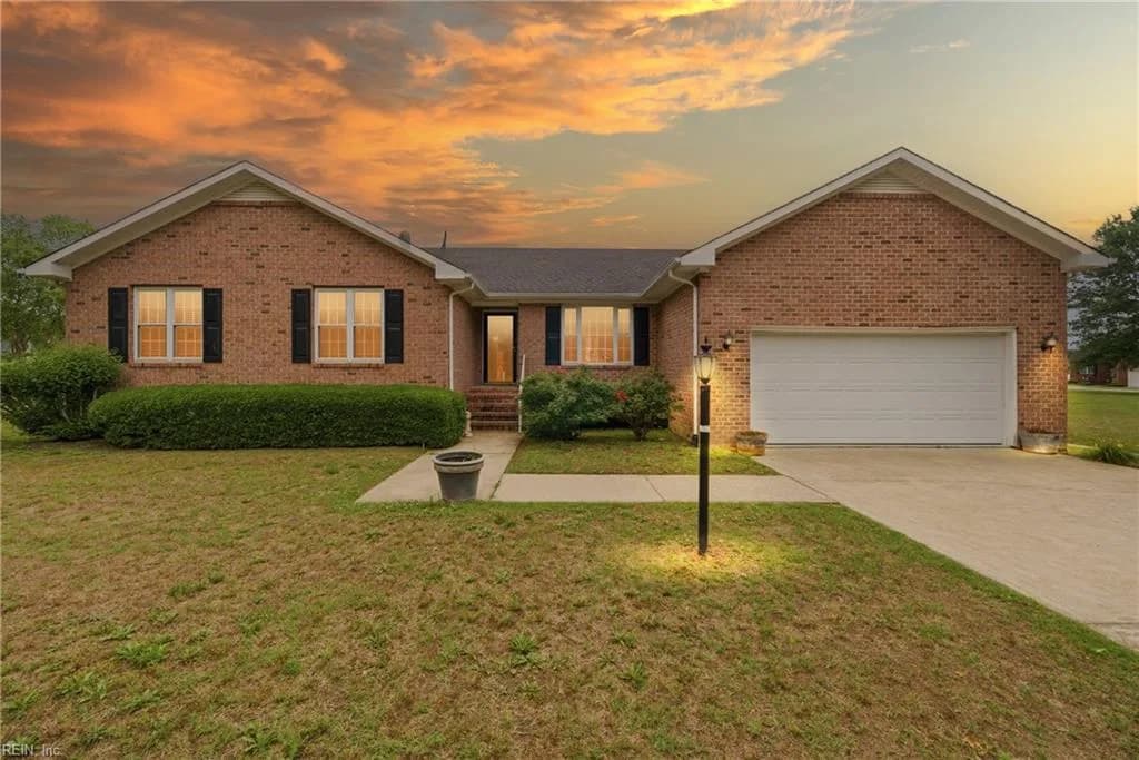 308 Meadow CIR, EMPORIA VA 23847 - Photo 2