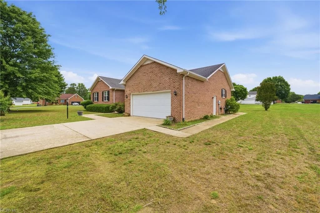 308 Meadow CIR, EMPORIA VA 23847 - Photo 5