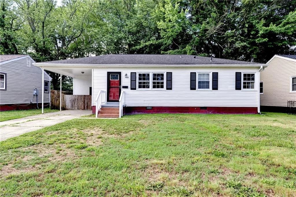 1124 78th ST, NEWPORTNEWS VA 23605 - Photo 2