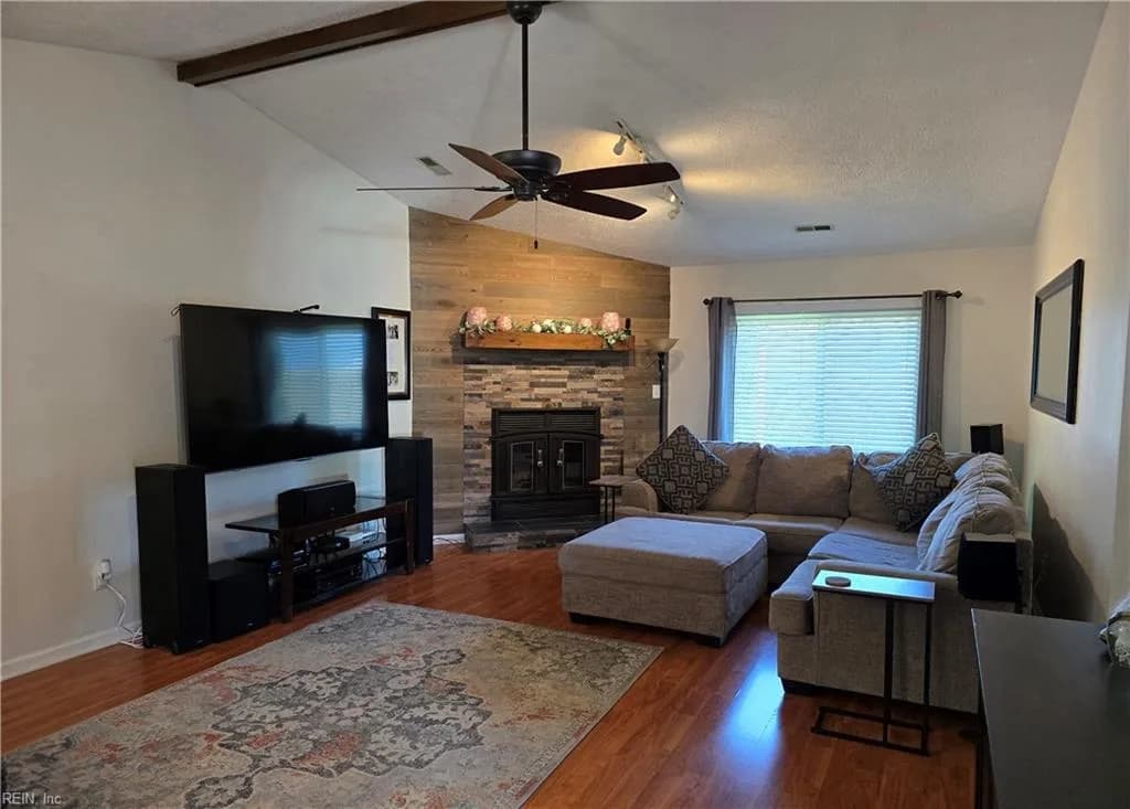 16 Critzos CT, HAMPTON VA 23669 - Photo 4