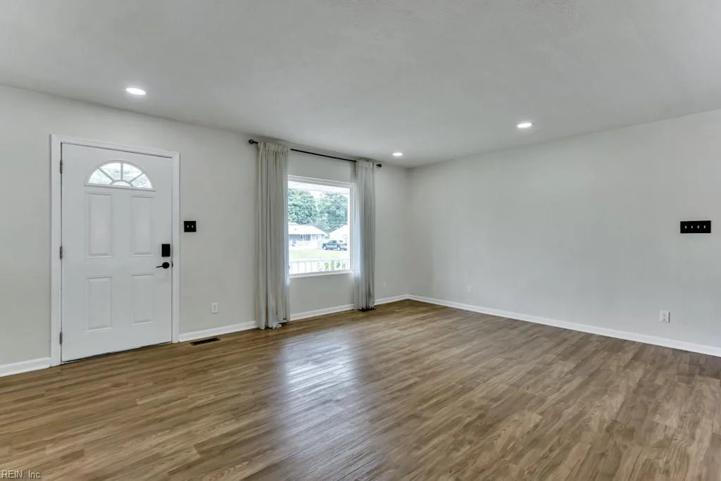 8304 Halprin DR, NORFOLK VA 23518 - Photo 3
