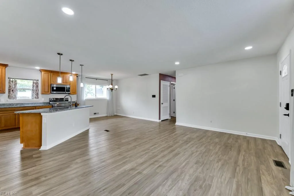 8304 Halprin DR, NORFOLK VA 23518 - Photo 5