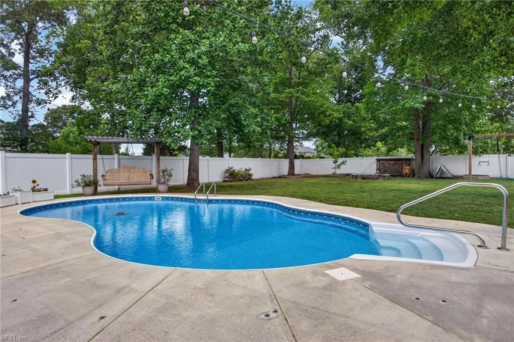 605 Oxbow CT, CHESAPEAKE VA 23322 - Photo 4