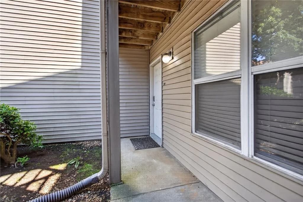 560 CANDLE LN #104, NEWPORTNEWS VA 23608 - Photo 4