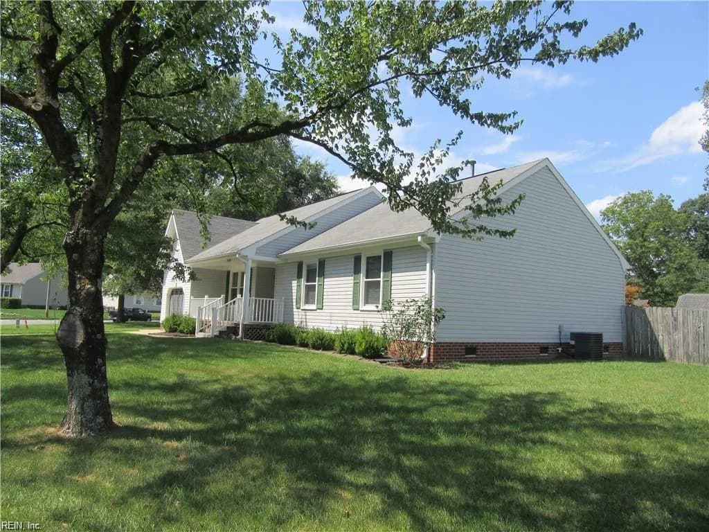 2400 Broadnax CIR, CHESAPEAKE VA 23323 - Photo 4
