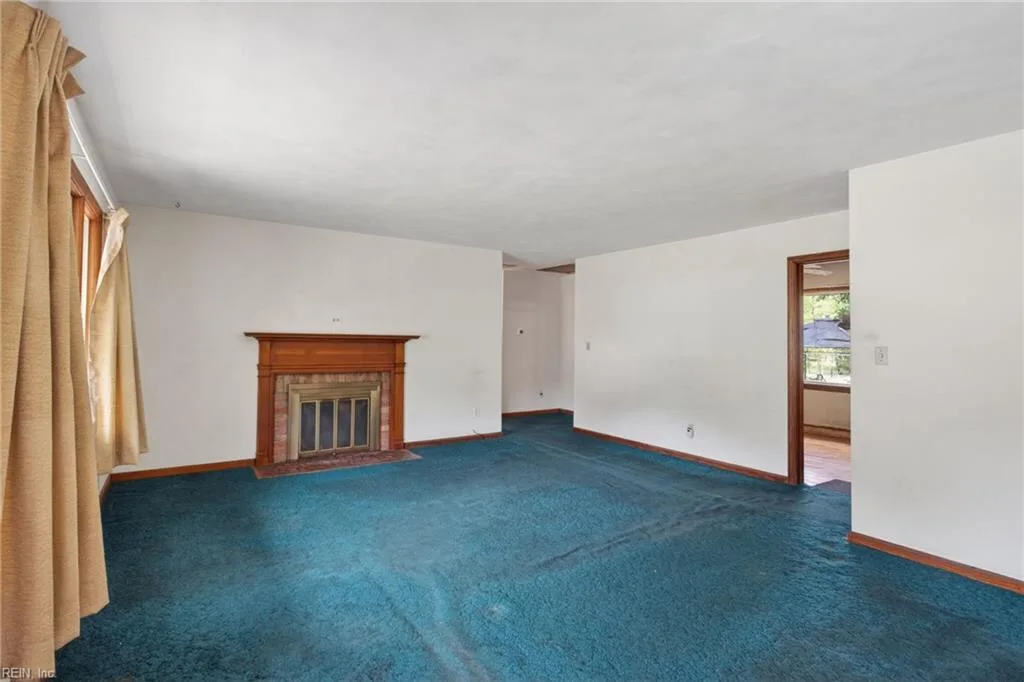 701 Forrest DR, NEWPORTNEWS VA 23601 - Photo 4