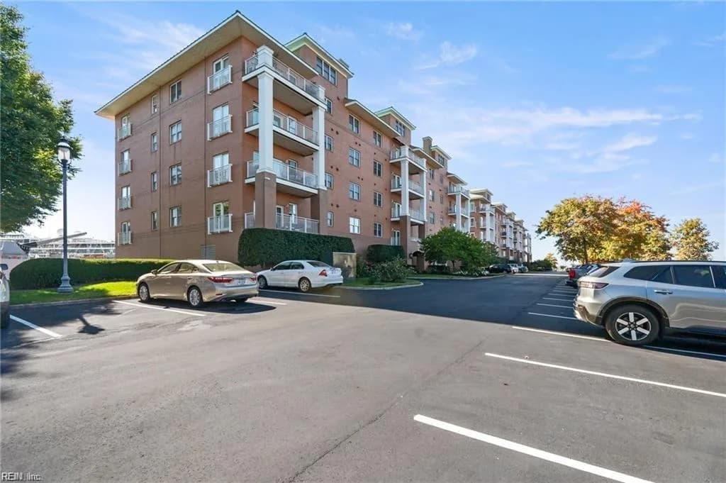 303 Brooke AVE #205, NORFOLK VA 23510 - Photo 3