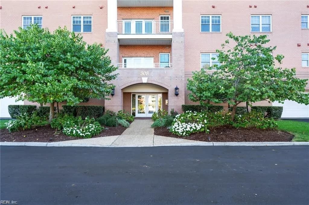 303 Brooke AVE #205, NORFOLK VA 23510 - Photo 4