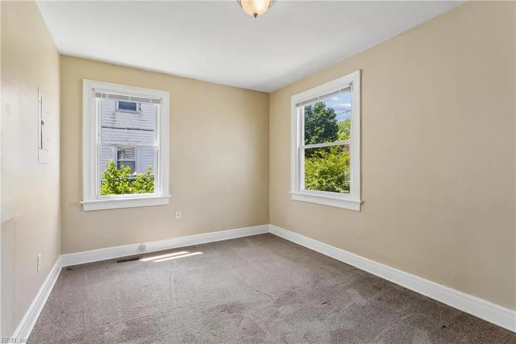 504 Highland AVE, HAMPTON VA 23661 - Photo 4