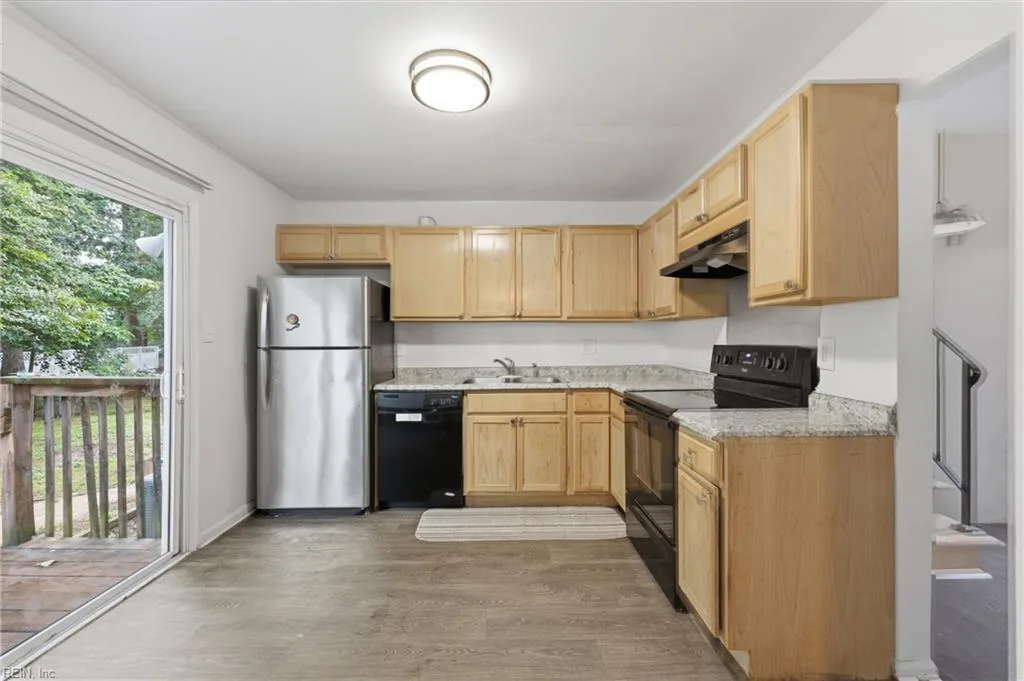 3787 Towne Point RD, PORTSMOUTH VA 23703 - Photo 5
