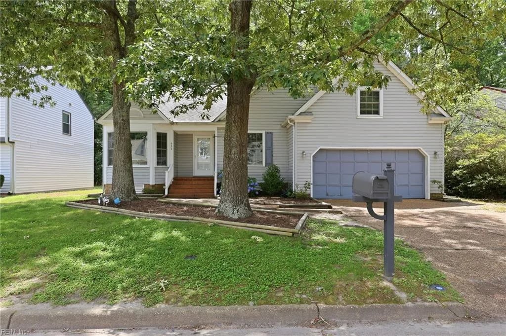 932 Lowry PL, Newport News — 4 bed Residential, 2,056 sqft