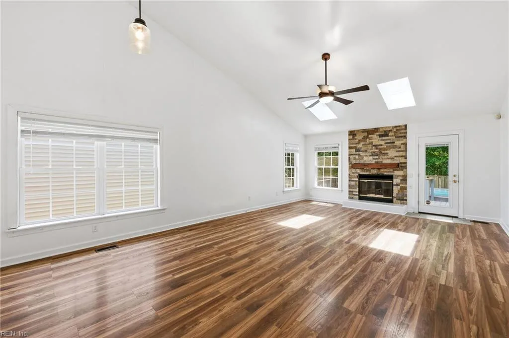 932 Lowry PL, NEWPORTNEWS VA 23608 - Photo 5