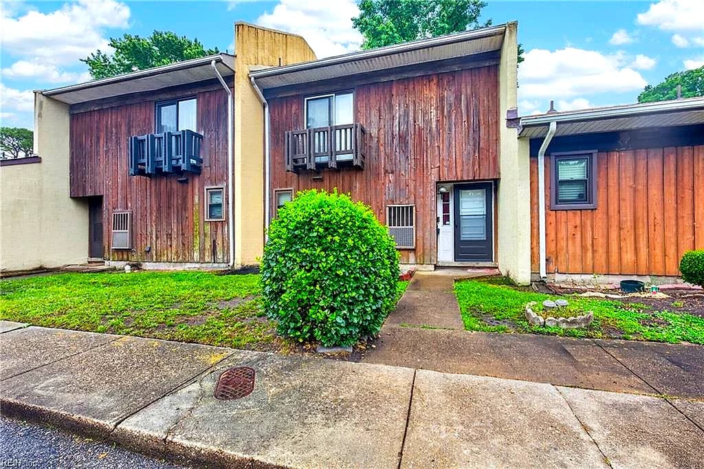 1435 Longdale DR, NORFOLK VA 23513 - Photo 2