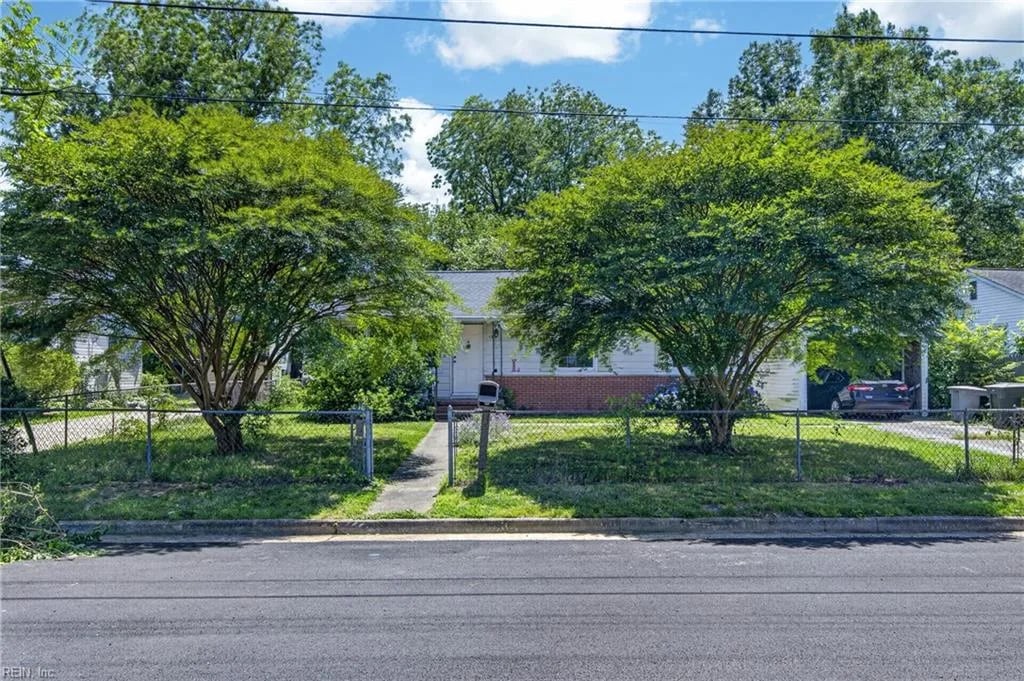 185 Findley SQ, HAMPTON VA 23666