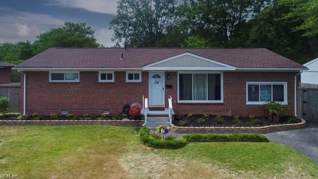 8033 Tarpon PL, NORFOLK VA 23518 - Photo 2